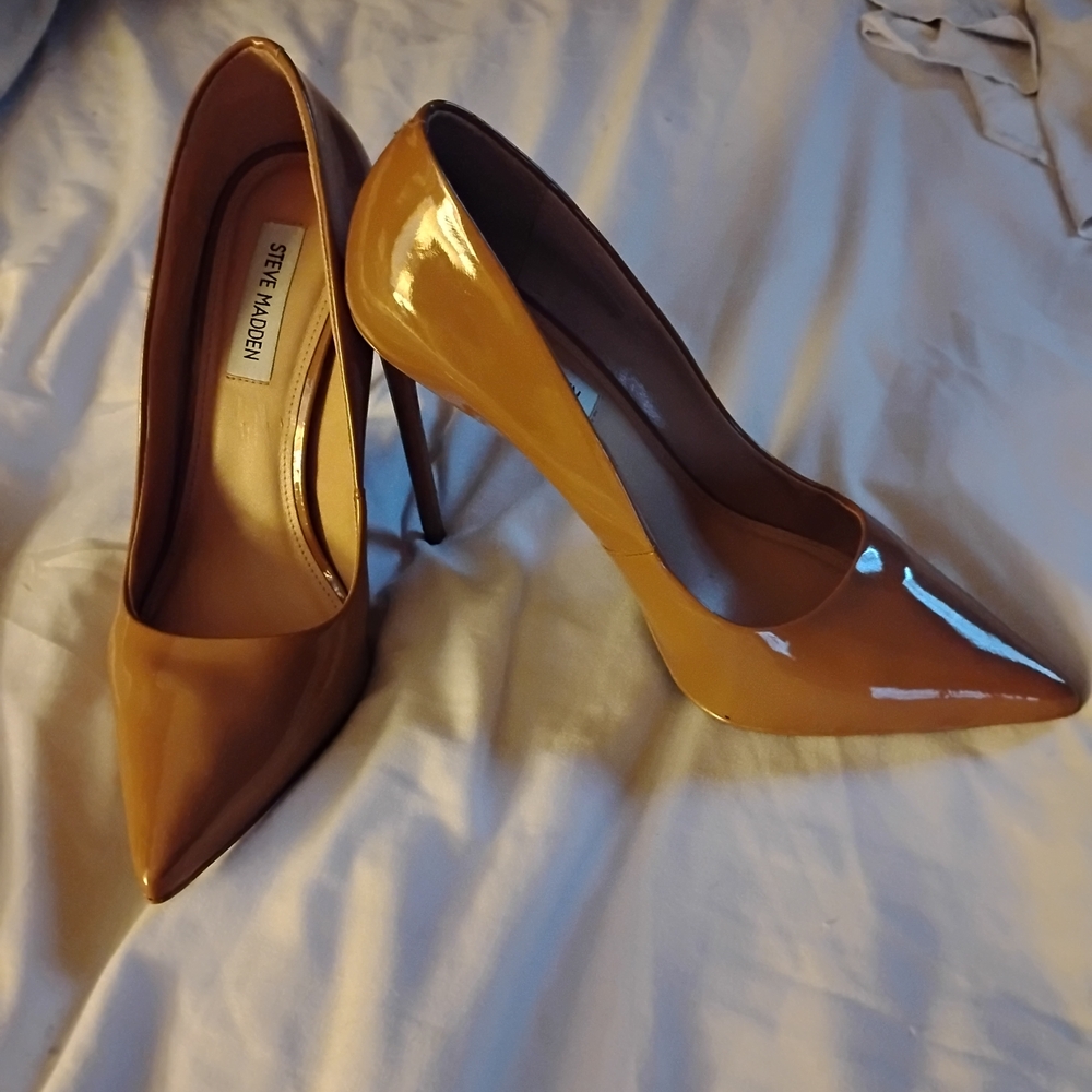 Steve Madden Tan Women's Heels - Picture 2 of 4